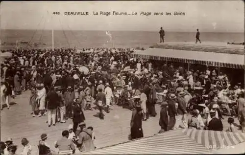 Ak Deauville Calvados, La Plage de Fleurie