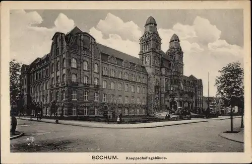 Ak Bochum im Ruhrgebiet, Neues Knappschaftsgebäude, Straßenansicht