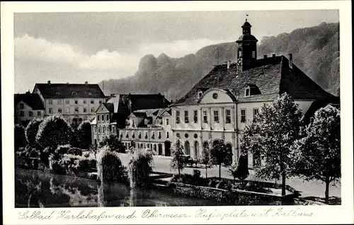 Ak Bad Karlshafen an der Weser, Hafenplatz mit Rathaus