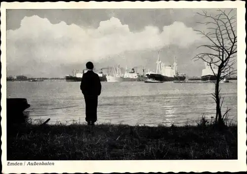 Ak Emden in Ostfriesland, Außenhafen, Blick vom Ufer, Dampfer