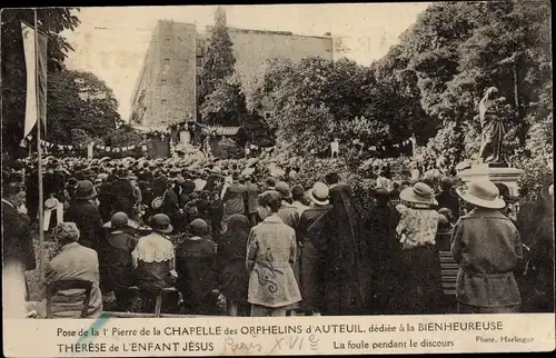 Ak Paris XVI. Arrondissement Passy, Chapelle des Orphelins d'Auteuil, La foule pendant le discours