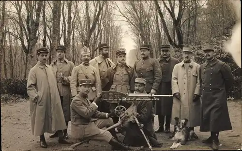 Foto Ak Französische Soldaten in Uniformen, Maschinengewehr