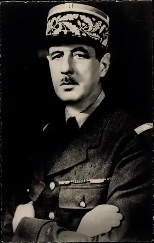 Ak General und Politiker Charles de Gaulle, Portrait, Uniform