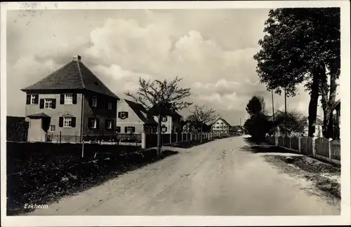 Ak Erkheim im Unterallgäu, Straßenpartie, Wohnhäuser