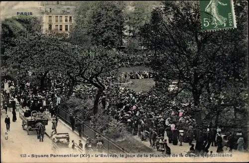 Ak Paris XI. Arrondissement Popincourt, L'Entree, le jour de la Musique de la Garde Republicaine