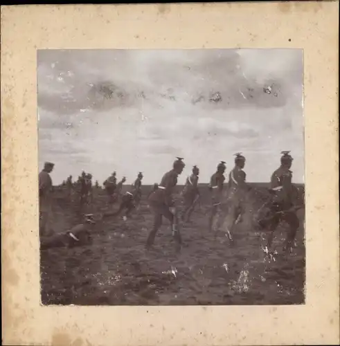 Foto Deutsche Soldaten in Uniform, Feldübung, Manöver, Batl. 18