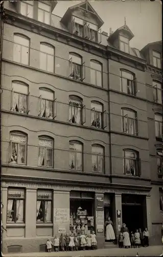 Foto Ak Stade ? Wohnhaus Bäckerstraße 9, Geschäft Heinrich Ratjen, Anwohner