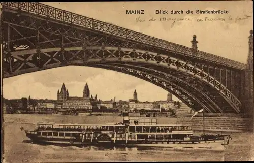 Ak Mainz am Rhein, Blick durch die Straßenbrücke, Rheinpartie, Raddampfer