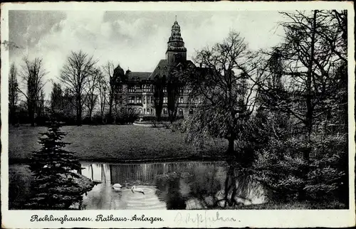 Ak Recklinghausen, Blick auf die Rathausanlagen, Teich, Schwäne