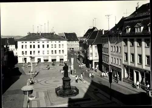 Ak Lutherstadt Eisleben, Marktplatz, Luther Denkmal, HO Modewarenhandlung