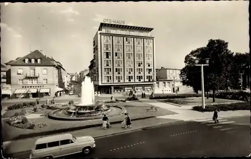 Ak Kaiserslautern in der Pfalz, Am Fackelrondell, Springbrunnen, OTE-Haus