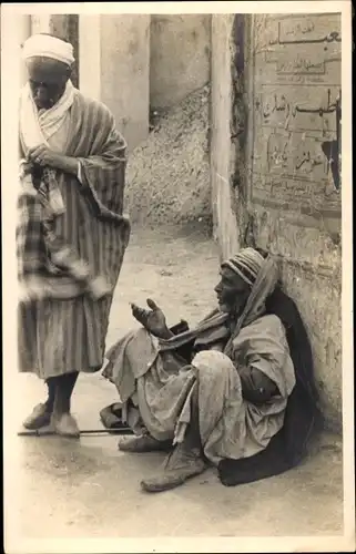 Foto Ak Unbekannter Ort, Bettler, Araber