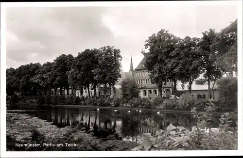 Ak Neumünster in Holstein, Partie am Teich