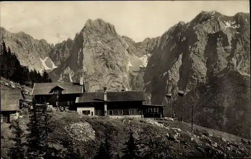 Ak Kufstein in Tirol, Vorderkaiserfelden, Hütte Feldenorgel, Bergpanorama
