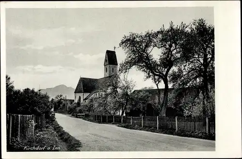 Ak Kirchdorf am Inn Niederbayern, Straßenpartie, Kirche
