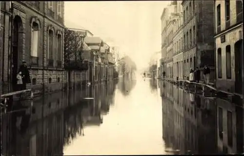 Ak Elbeuf Seine Maritime ?, Hochwasser, überschwemmte Straße