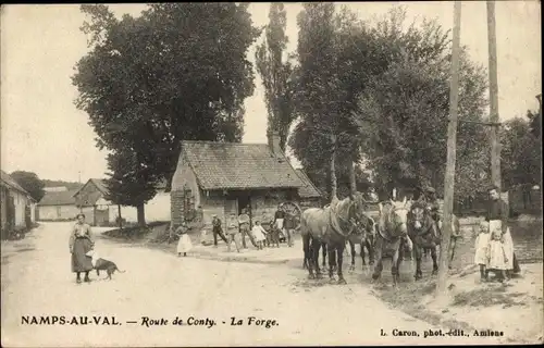 Ak Namps au Val Maisnil Nord, Route de Conty - La Forge, Pferdefuhrwerke