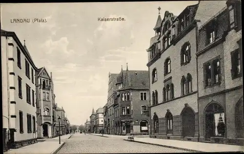 Ak Landau in der Pfalz, Kaiserstraße, Geschäft, Wohnhäuser