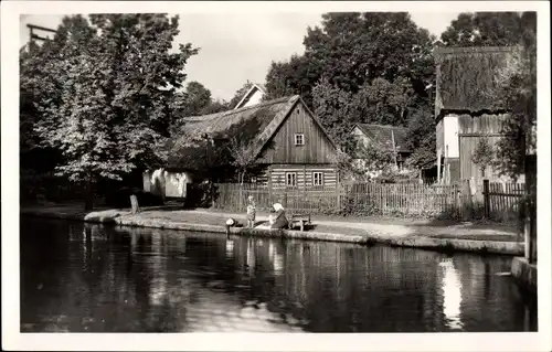 Foto Ak Holice v Čechách Holitz Region Pardubice, Dorfansicht, Fluss, Häuser