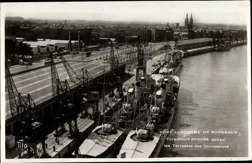 Ak Bordeaux Gironde, Torpilleurs amarres devant les Terrasses des Quinconces