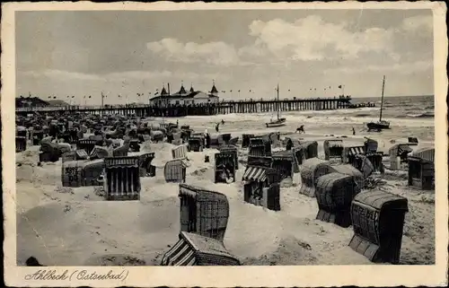 Ak Ostseebad Ahlbeck Heringsdorf auf Usedom, Strandleben mit Seebrücke