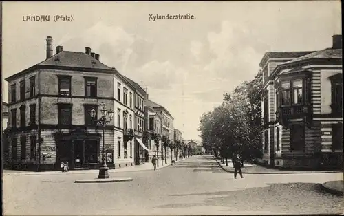 Ak Landau in der Pfalz,  Xylanderstraße, Kolonialwarenhandlung