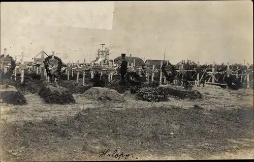 Foto Ak Holoby Ukraine, deutsche Soldatengräber, 1. WK