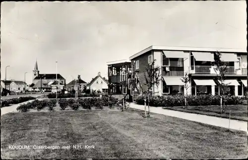 Ak Koudum Friesland Niederlande, Claerbergen met N. H. Kerk