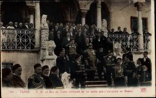 Ak Bizerte Tunesien, S. A. le Bey de Tunis entoure de la Suite sur l'Escalier du Bardo