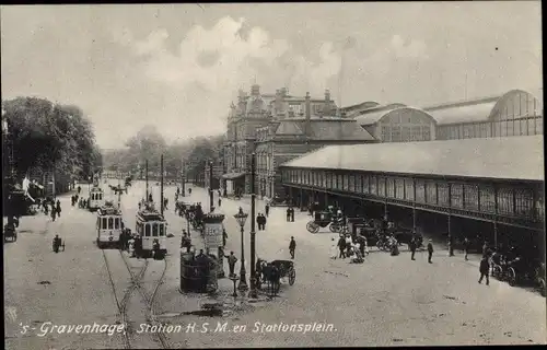 Ak 's Gravenhage Den Haag Südholland, Station H. S. M. en Stationsplein