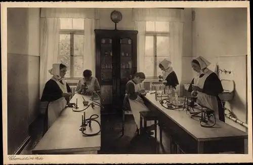 Ak Gunzenhausen, Hensoltshöhe, Diakonissen Mutterhaus, Chemiezimmer