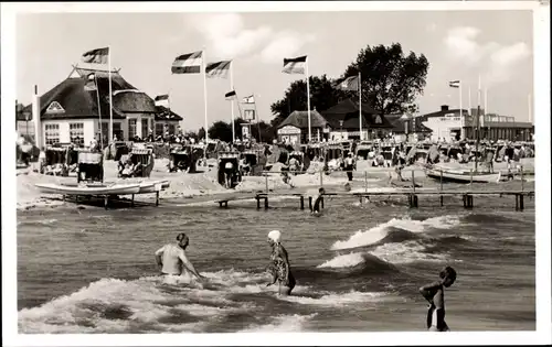 Ak Ostseebad Dahme in Holstein, Partie am Strand, Badegäste