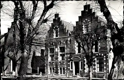 Ak Sloten Friesland Niederlande, Hotel-Cafe-Restaurant De Stadsherberg, Ortsansicht