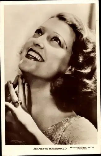 Ak Schauspielerin Jeanette MacDonald, Portrait