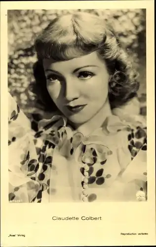 Ak Schauspielerin Claudette Colbert, Portrait