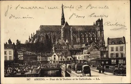 Ak Amiens Somme, Pont de la Dodane, la Cathédrale