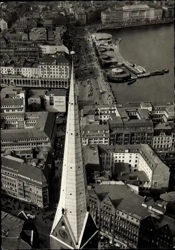 Ak Hamburg Mitte, BLick auf den Jungfernstieg mit Alsterpavillon, Petrikirchturm, Vogelschau