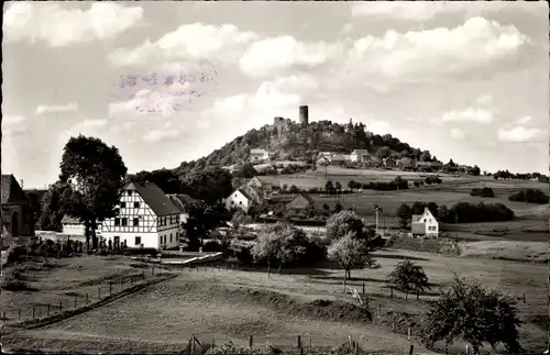 Ak Nürburg in der Eifel, Burg aus der Ferne gesehen, Dorf