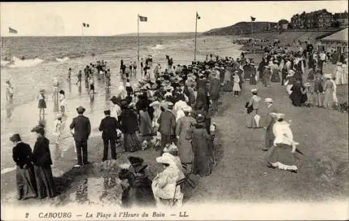 Ak Cabourg Calvados, La Plage a l'Heure du Bain