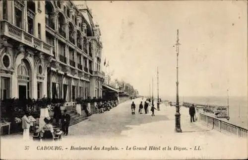 Ak Cabourg Calvados, Boulevard des Anglais, Le Grand Hotel et la Digue