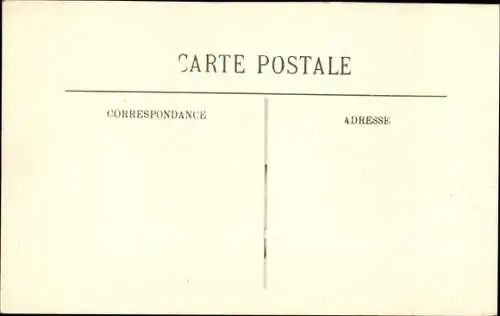 Ak Cabourg Calvados, Le Calvaire et l'Abside de l'Eglise