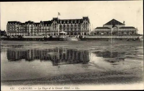 Ak Cabourg Calvados, La Plage, Le Grand Hotel