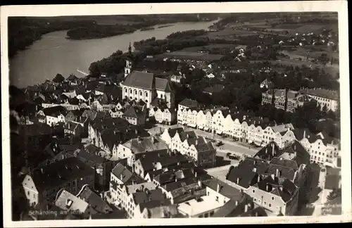 Ak Schärding in Oberösterreich, Luftaufnahme, Ortszentrum, Kirche, Marktplatz, Inn