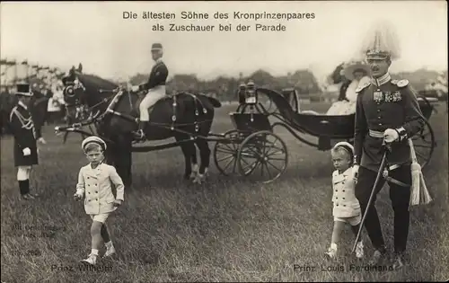 Ak Die ältesten Söhne des Kronzprinzenpaares als Zuschauer bei der Parade