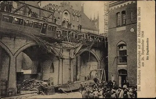 Ak Berlin Kreuzberg, Hochbahnstrecke am Gleisdreieck, Zugkollision Katastrophe 26. 9. 1908