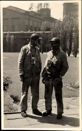 Foto Ak zwei Kumpel posieren