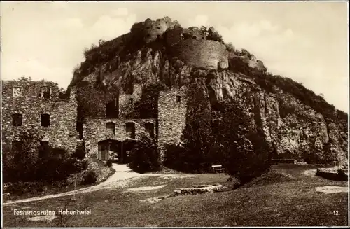 Ak Singen Hohentwiel, Blick zur Festungsruine, Burgmauern, Felsen