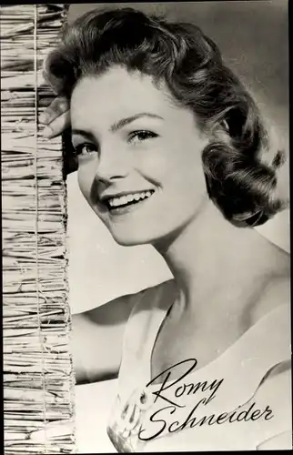 Ak Schauspielerin Romy Schneider, Portrait