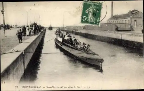 Ak Ouistreham Calvados, Sous Marin entrant dans le Port