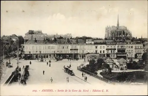 Ak Amiens Somme, Sortie de la Gare du Nord, Cathedrale